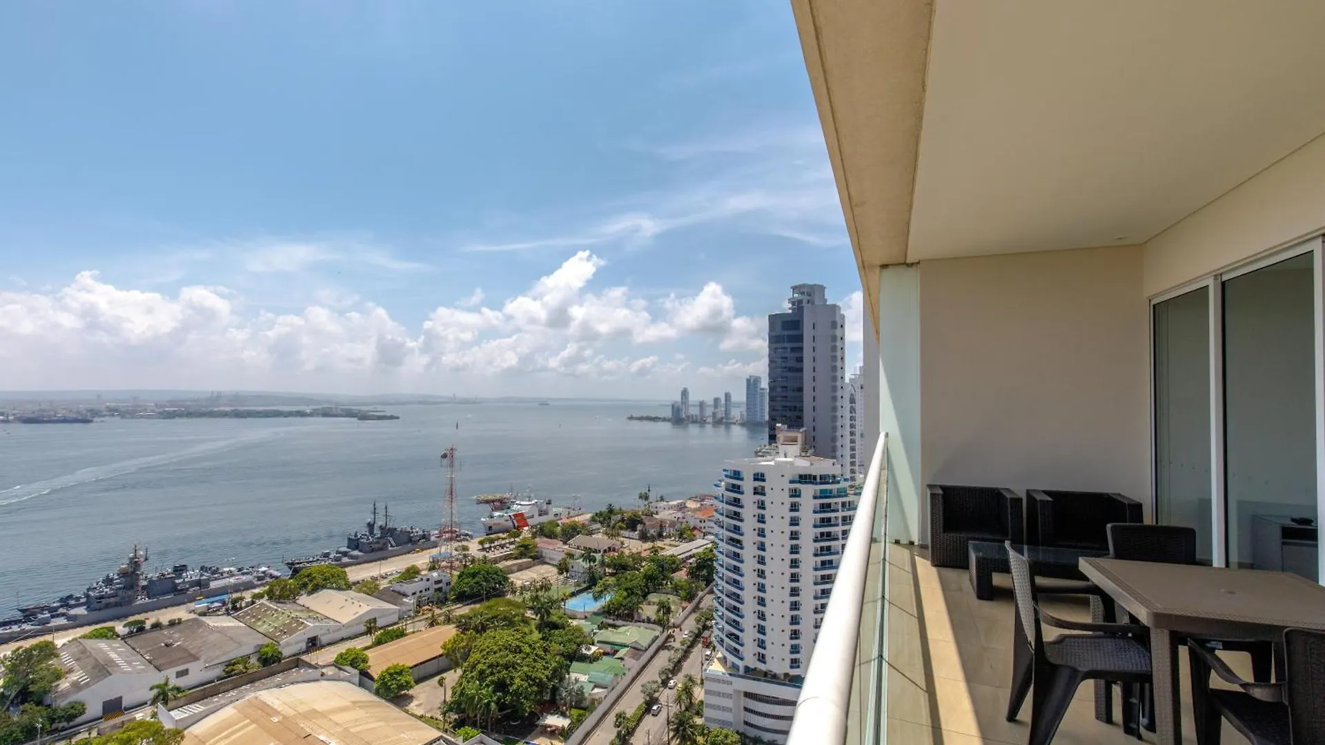 Apartamentos En Edificio H2 Bocagrande Cerca Al Mar Cartagena Apartmán
