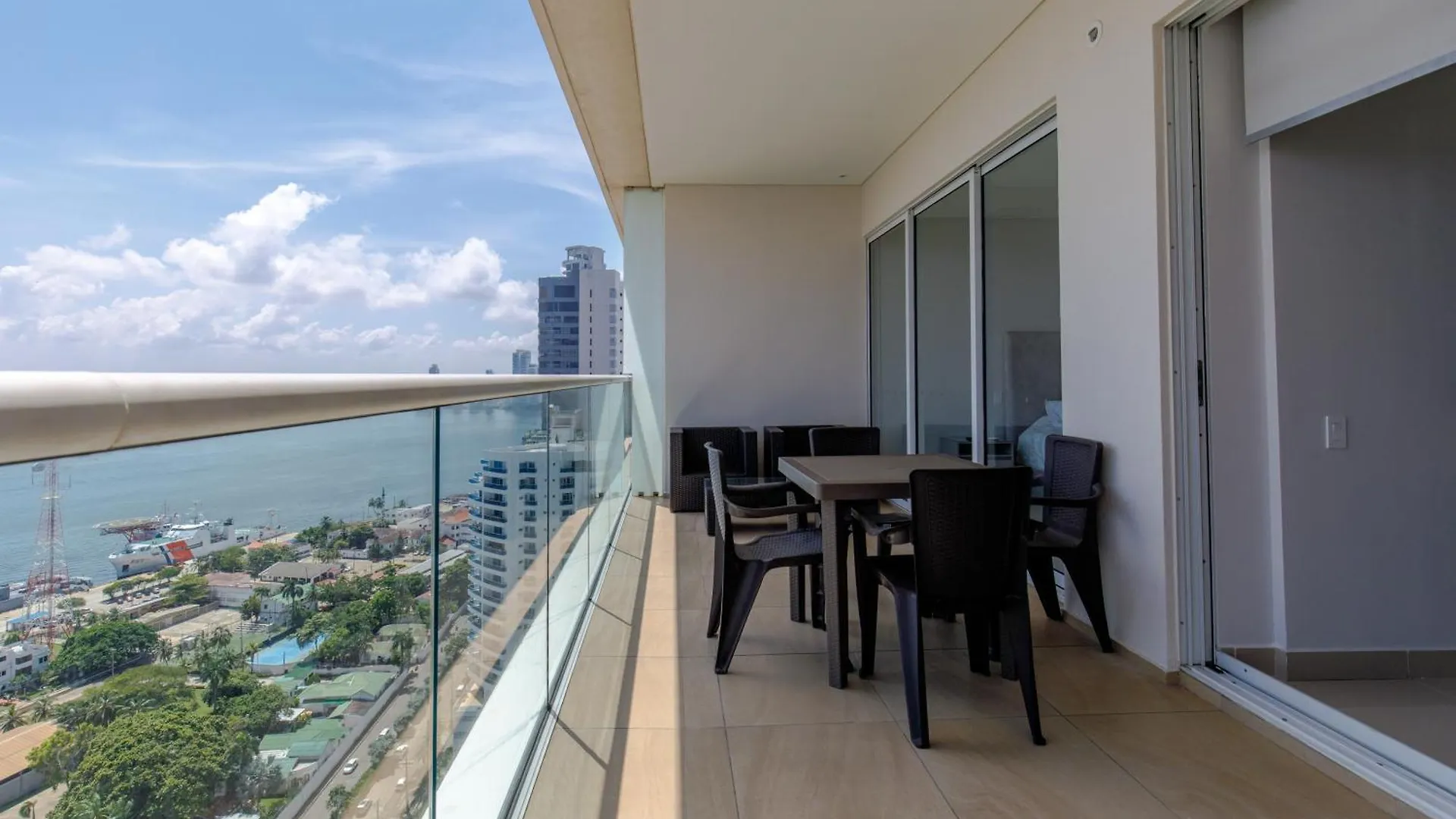 Apartamentos En Edificio H2 Bocagrande Cerca Al Mar Cartagena Apartmán